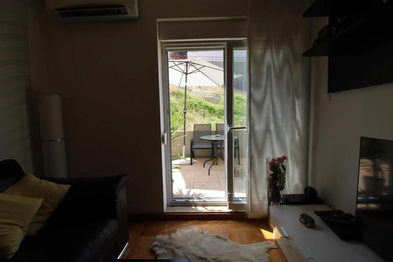 Macadamia Apartment With Garage Parking سبليت