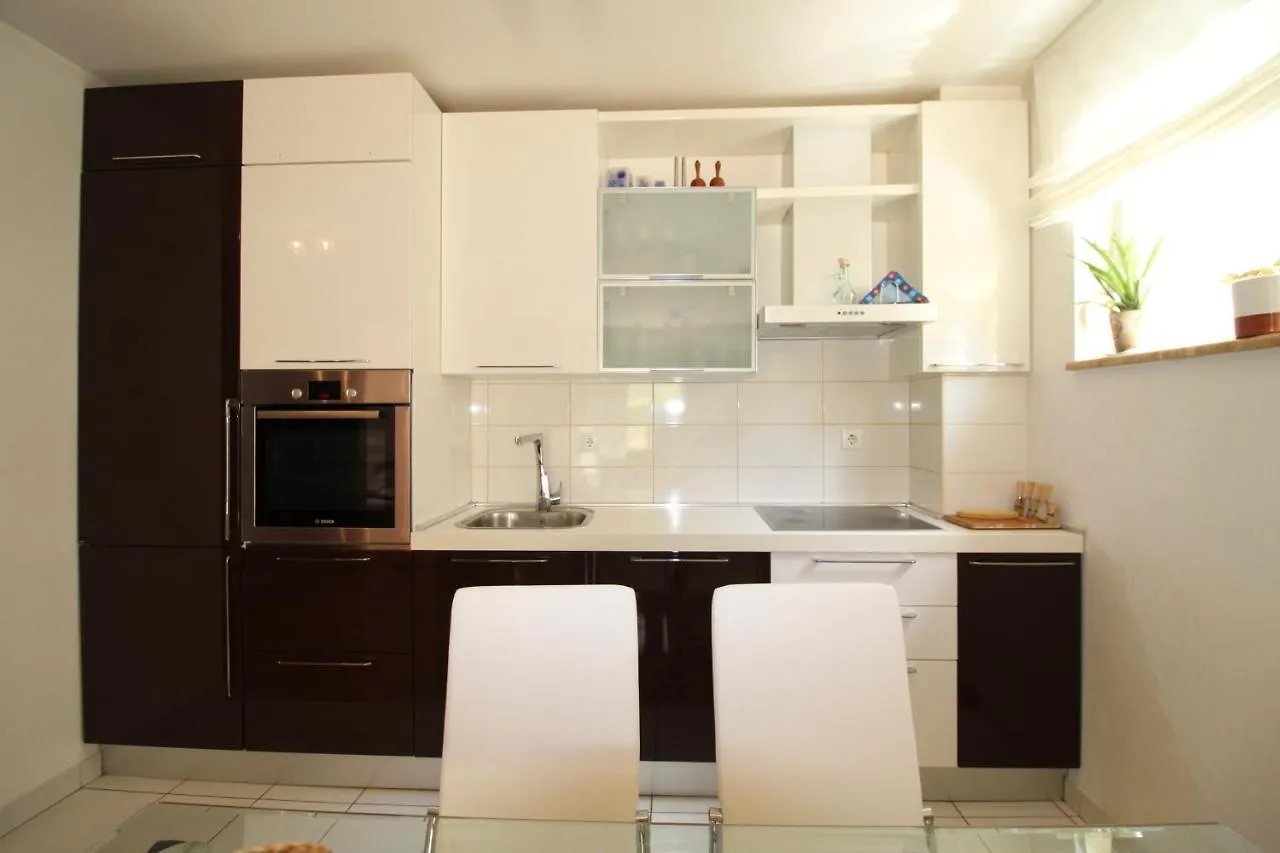 Macadamia Apartment With Garage Parking Split 0*,