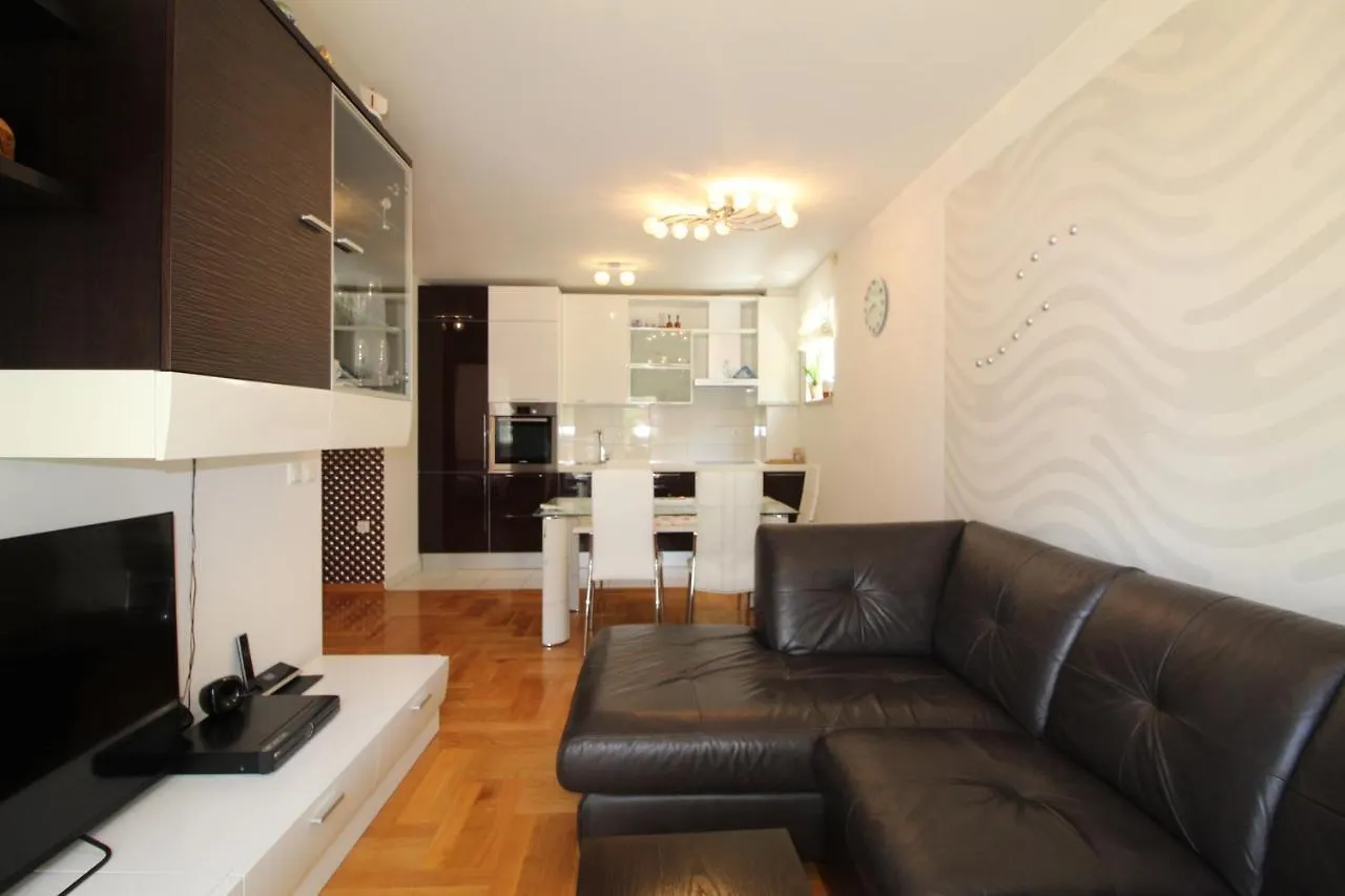 Macadamia Apartment With Garage Parking Split 0*,
