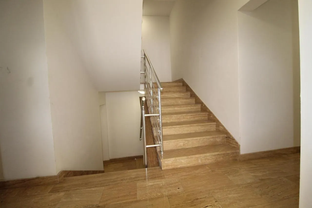 Macadamia Apartment With Garage Parking Split