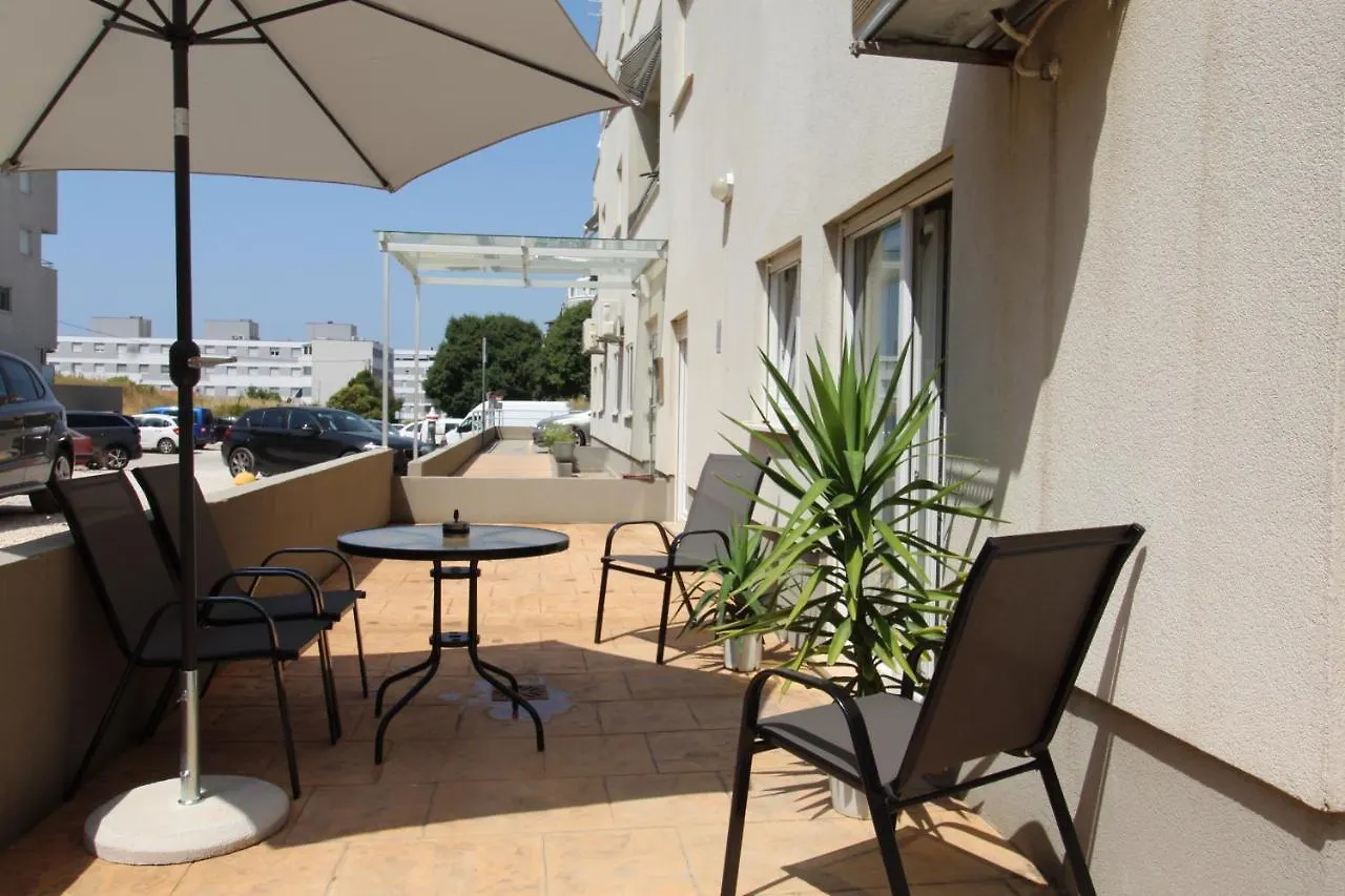 Macadamia Apartment With Garage Parking Σπλιτ